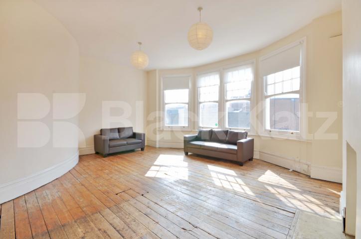 			Large Property !, 2 Bedroom, 1 bath, 1 reception Flat			 Fortis Green Road, Muswell Hill